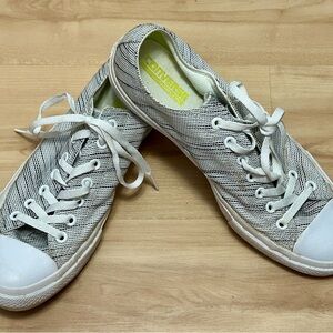 Converse Chuck Taylor low top shoes!